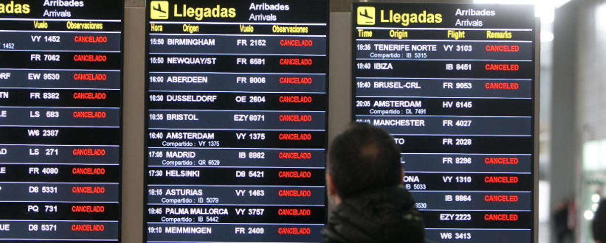 El aeropuerto de Alicante-Elche ya está operativo con 170 vuelos programados hoy martes