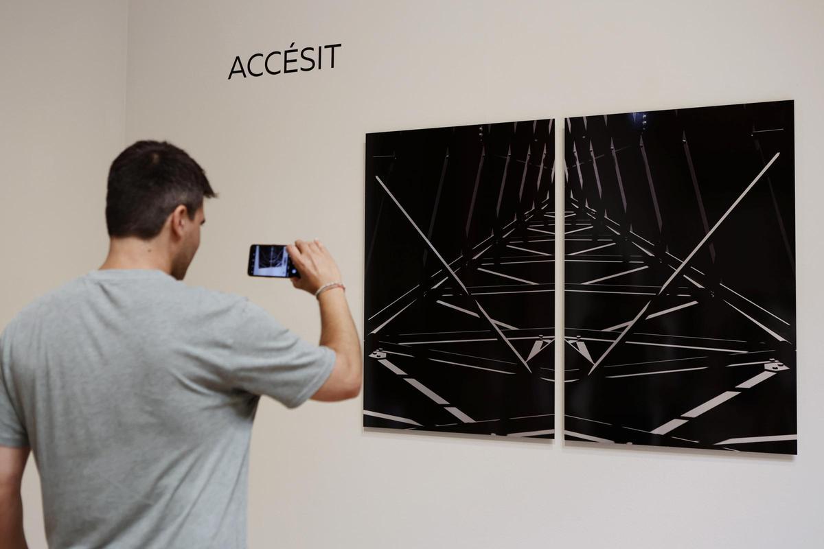 La obra fotográfica ‘XYZ-XY’, de Jorge Isla, se ha llevado el accésit.