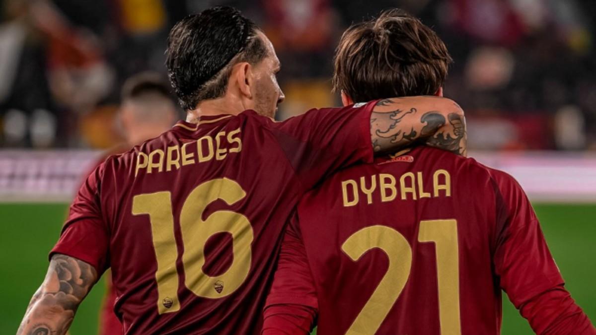 Paulo Dybala y Leandro Paredes, juntos en la AS Roma.