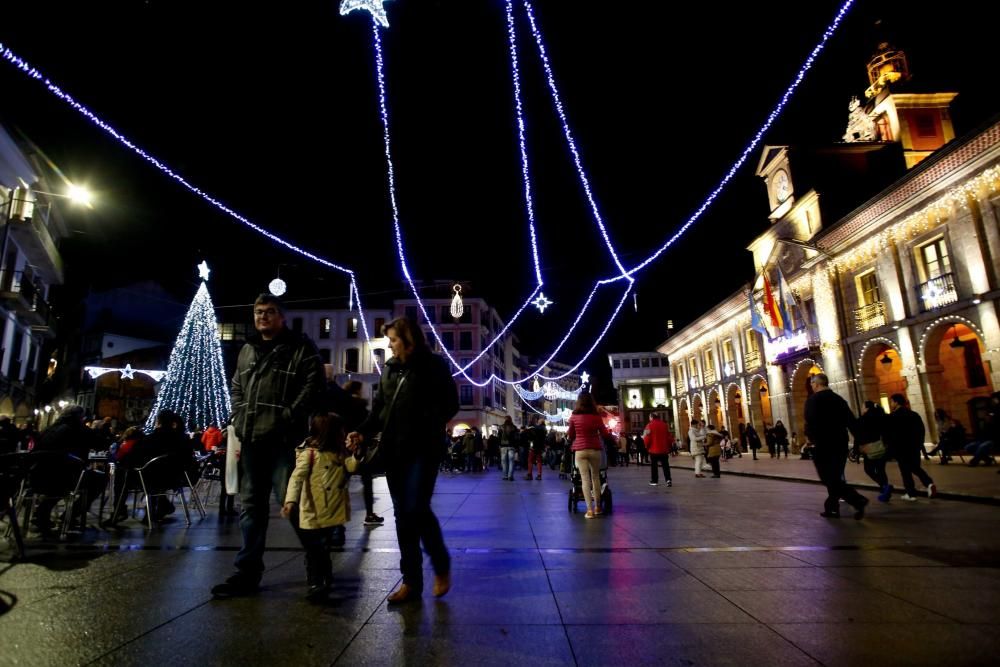 Encendido de las luces de Navidad en Avilés