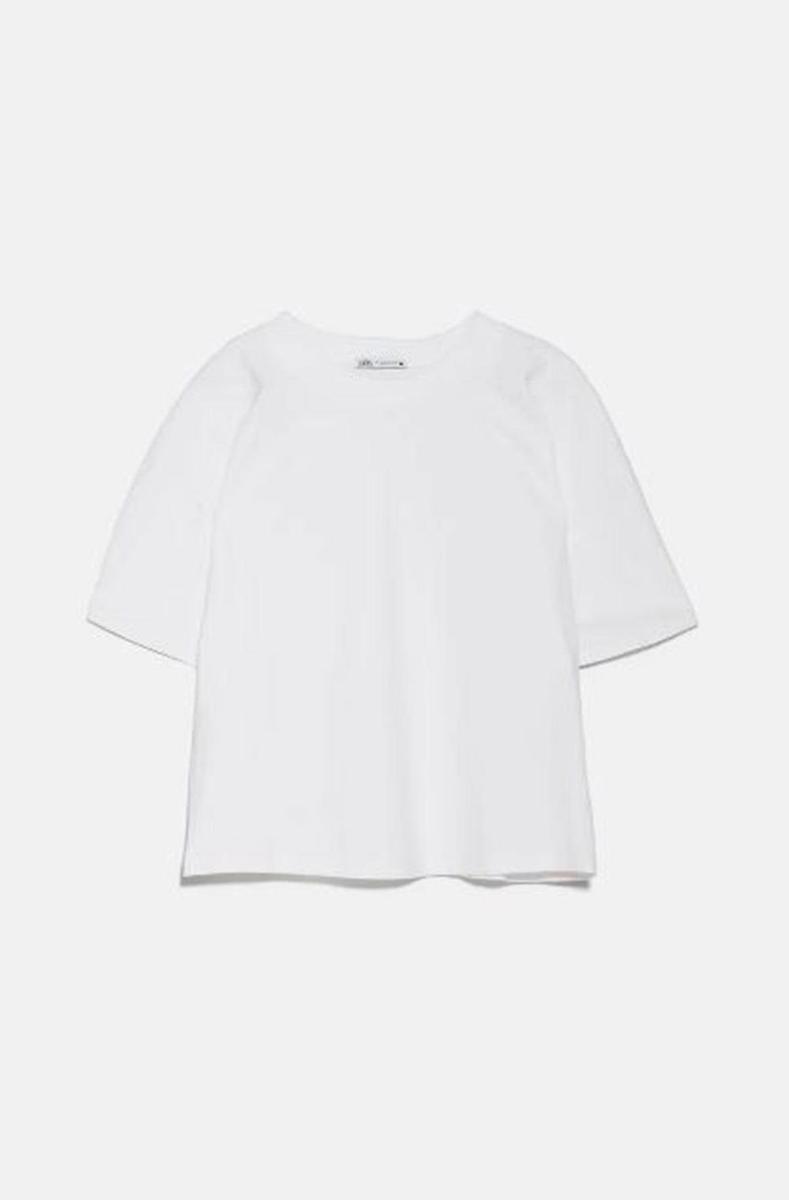 Camiseta básica blanca de Zara (precio: 5,99 euros)