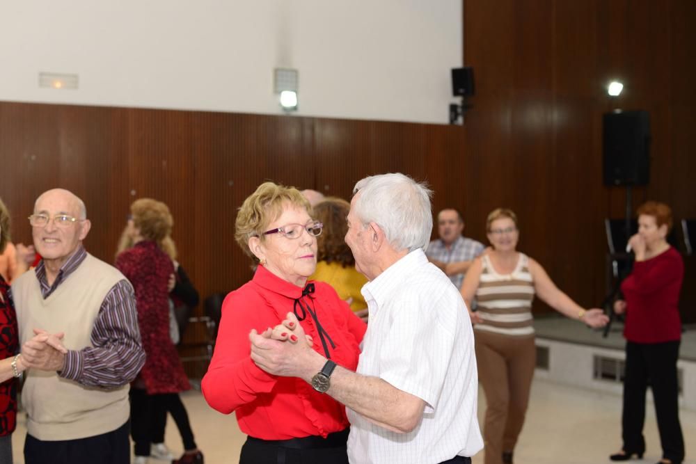 Bailes para mayores en centros cívicos de A Coruña