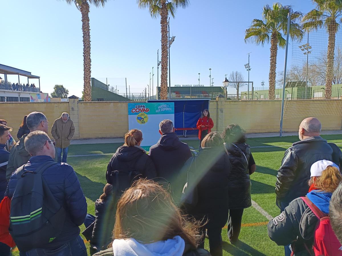 Charlas de nutrición a las familias.
