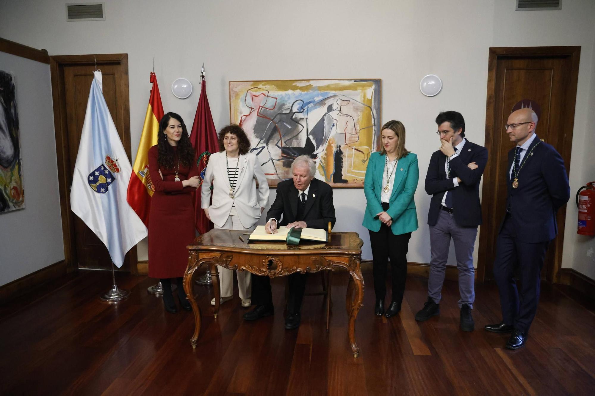 Noche de reencuentros en la entrega de las Medallas de Oro de Santiago