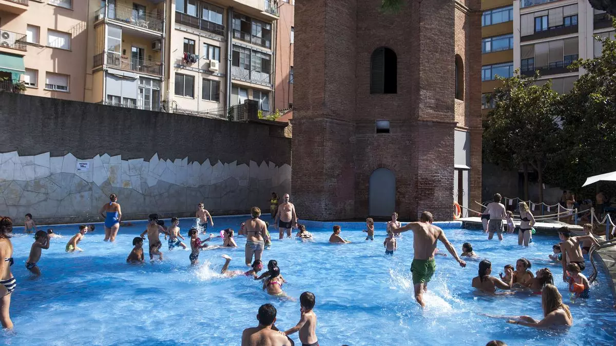 Barcelona estudiará la viabilidad de reabrir la 'playa del Eixample' en 2026
