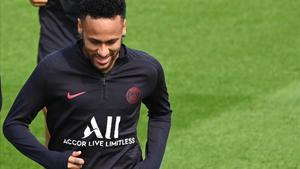 lmendiola49422067 topshot   paris saint germain s brazilian forward neymar att190813165849