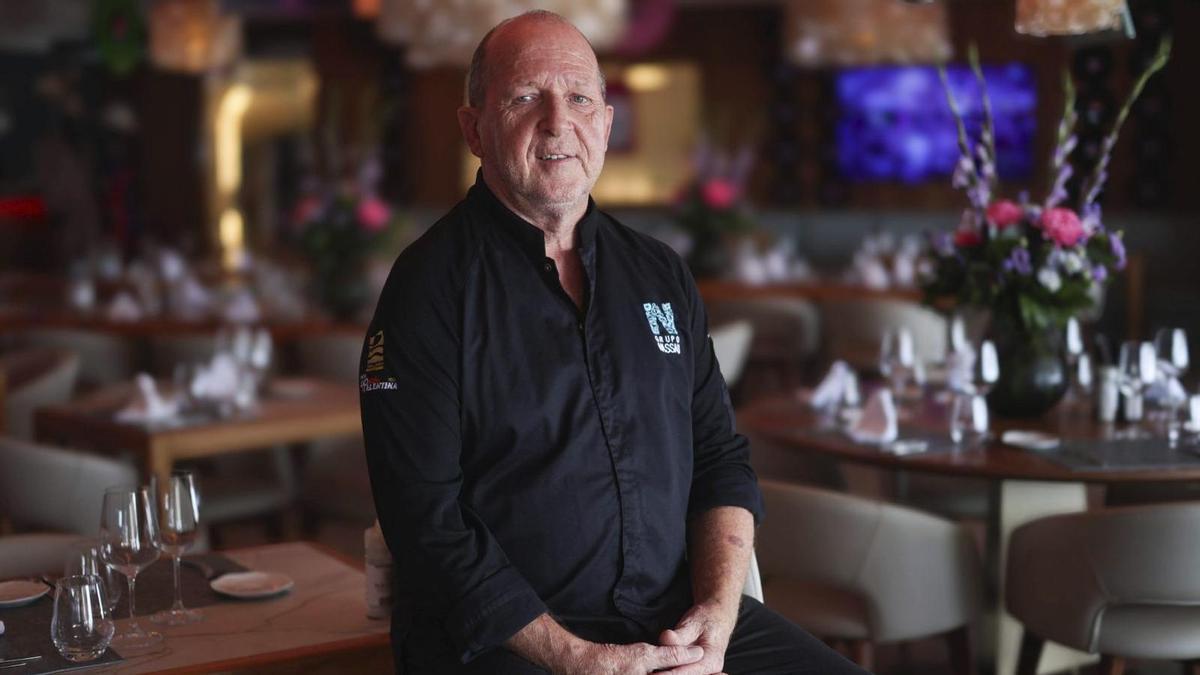 Philippe Ingremeau en Nassau Beach Club, el restaurante que ha sido su casa en los últimos 18 años. | FOTOS: MARCELO SASTRE