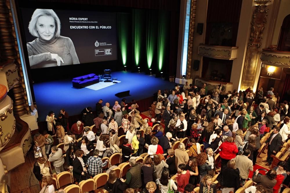 Acto de Nuria Espert, premio "Princesa de Asturias" de las Artes, en el teatro Jovellanos