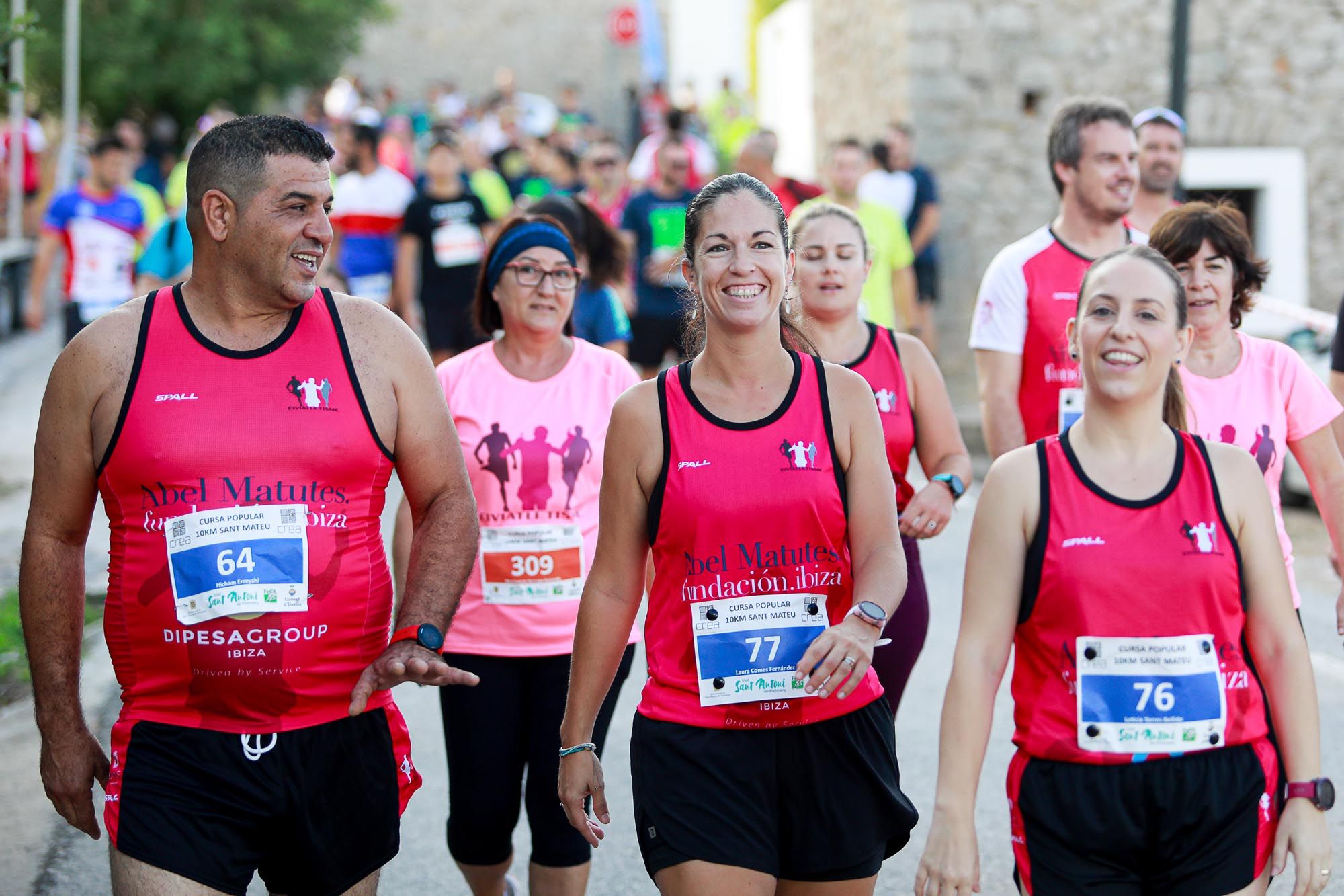 Búscate en la galería de imágenes de la Cursa 10K Pla de Sant Mateu