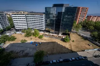 Barcelona rescata terrenos vacíos del 22@ para planificar más de 700 pisos protegidos