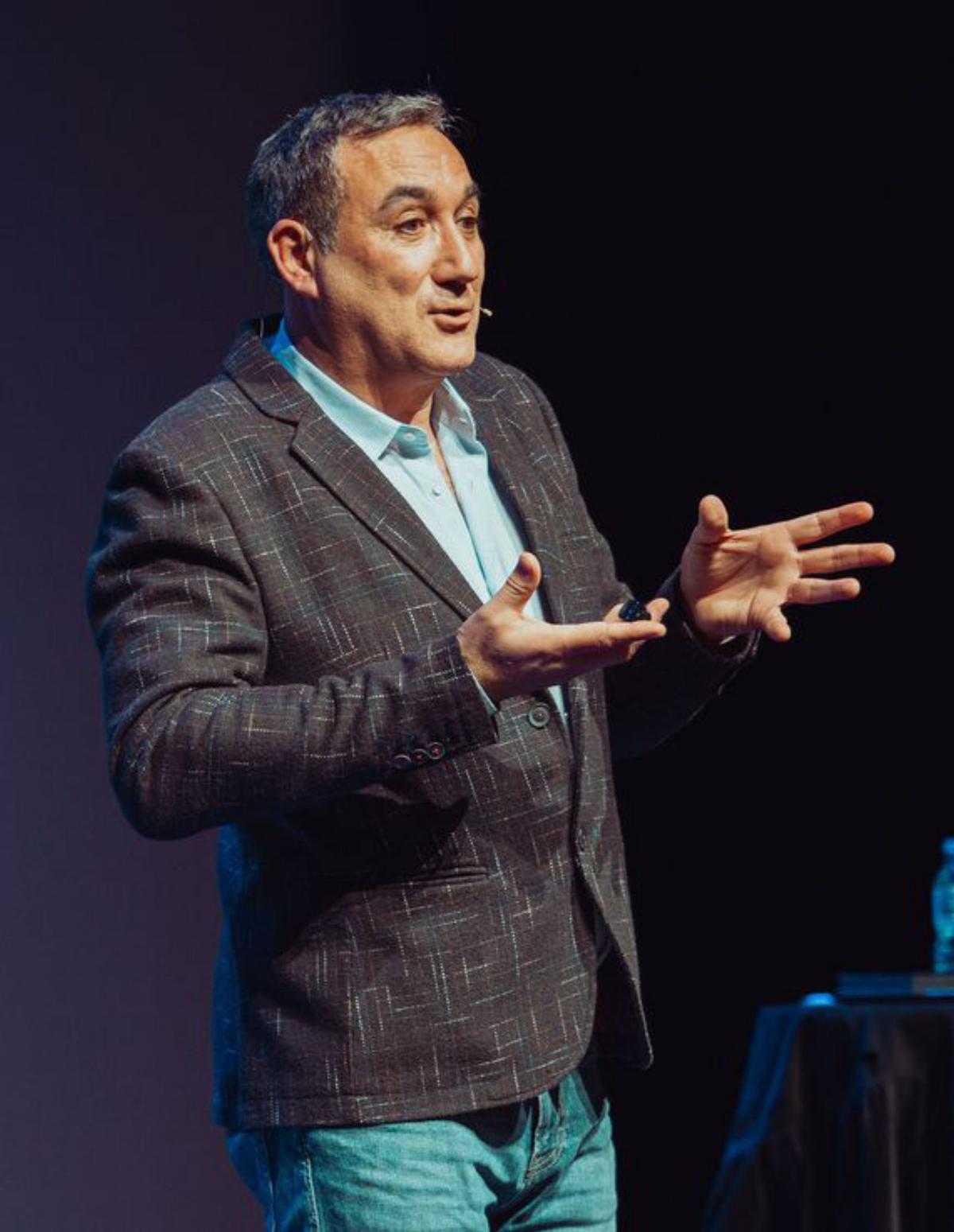 Bruno Pérez Juncà : "Ara mateix, amb la IA, tothom pot ser un ciberdelinqüent"