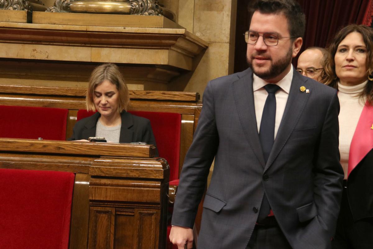 El presidente de la Generalitat, Pere Aragonès, y Jéssica Albiach, en el Parlament