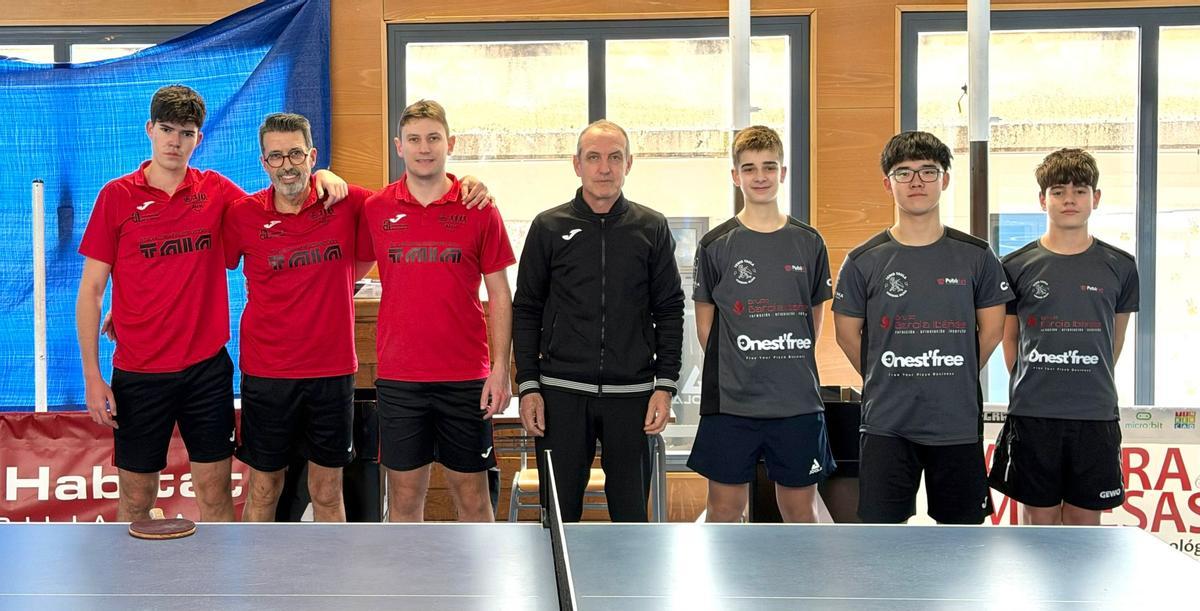 Los jóvenes palistas olivenses de 2ª Nacional, derecha, también triunfaron en esta jornada