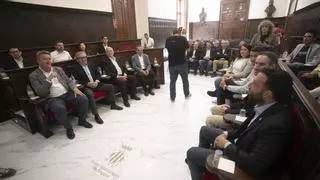 El nuevo autobús ya conecta 21 municipios desde València a Canet