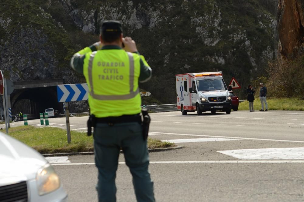 Atropello ciclista en la zona de los túneles de Morcín