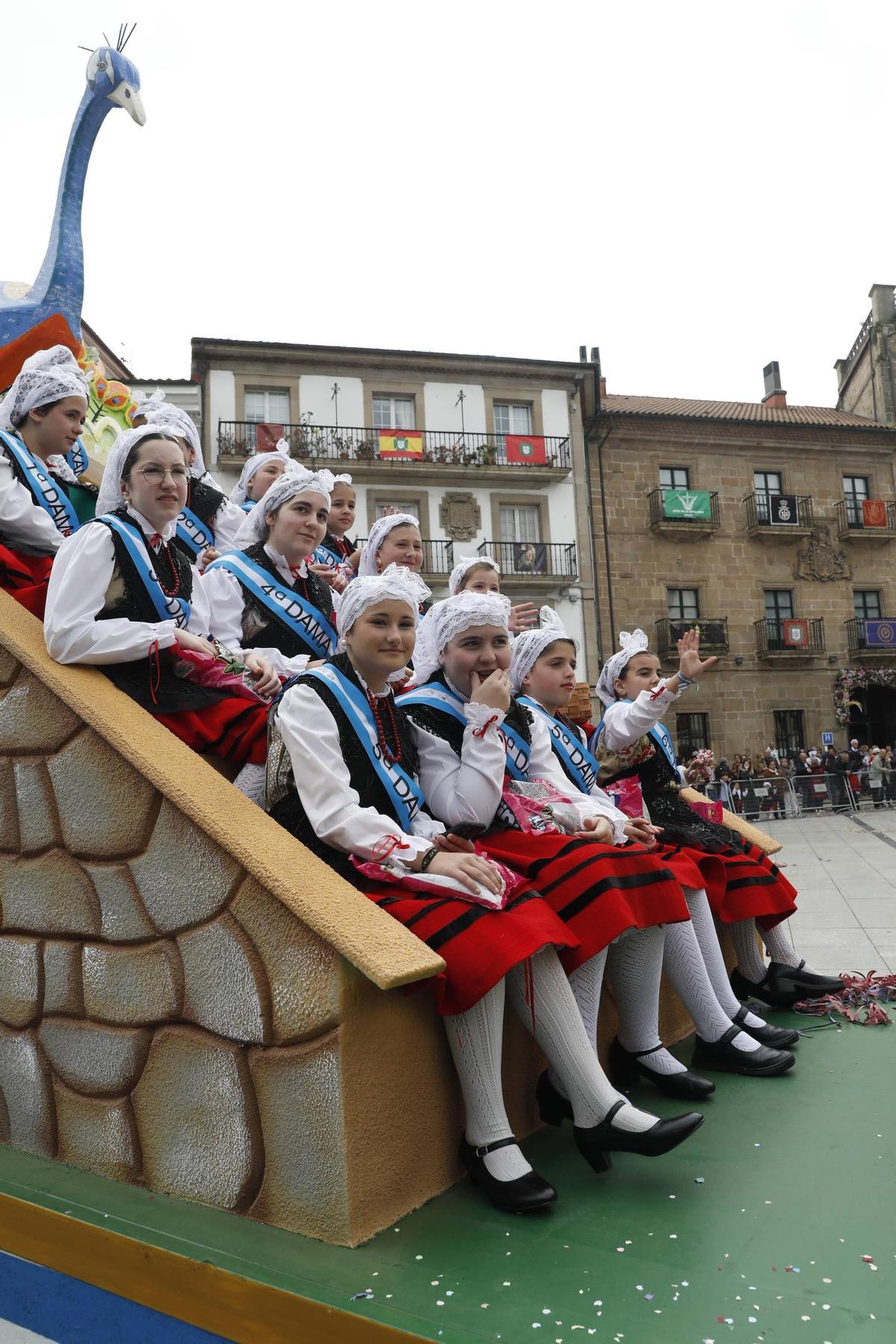 EN IMÁGENES: El desfile de carrozas del Bollo en Avilés