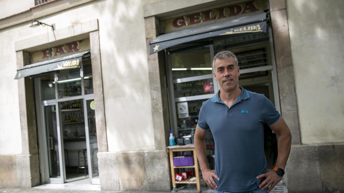 Gerard Llopart, delante del restaurante Gelida.