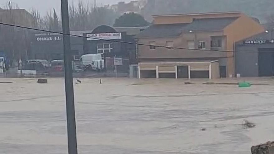 La carretera de entrada a Lorca por Caravaca, completamente inundada