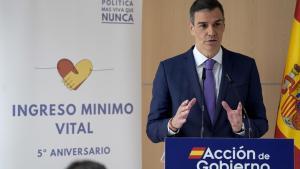 Pedro Sánchez, presidente del Gobierno, visita el centro de atención telefónica y telemática de la Seguridad Social, con motivo del quinto aniversario del Ingreso Mínimo Vital, IMV.