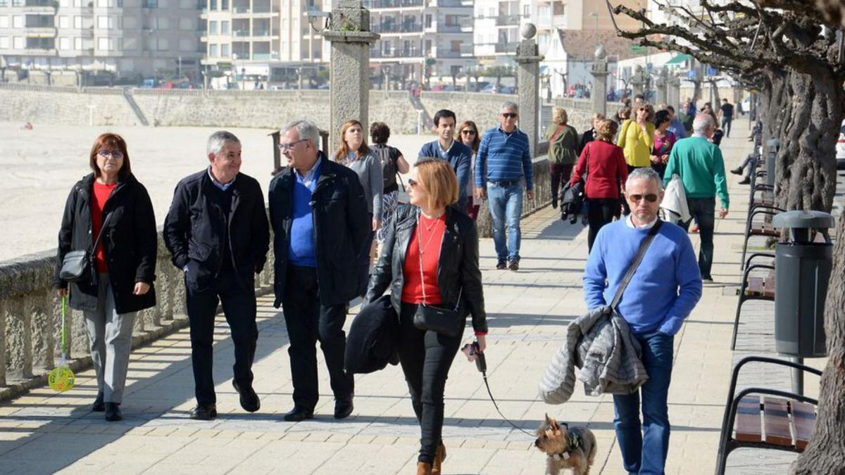 Ambiente en el paseo de Silgar fuera de la temporada alta.