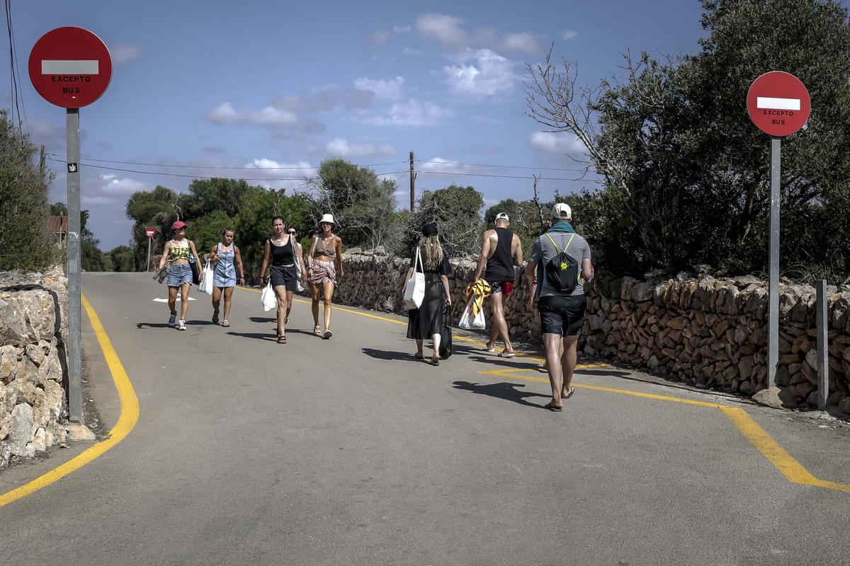 Fotos | El Caló des Moro, saturado de turistas
