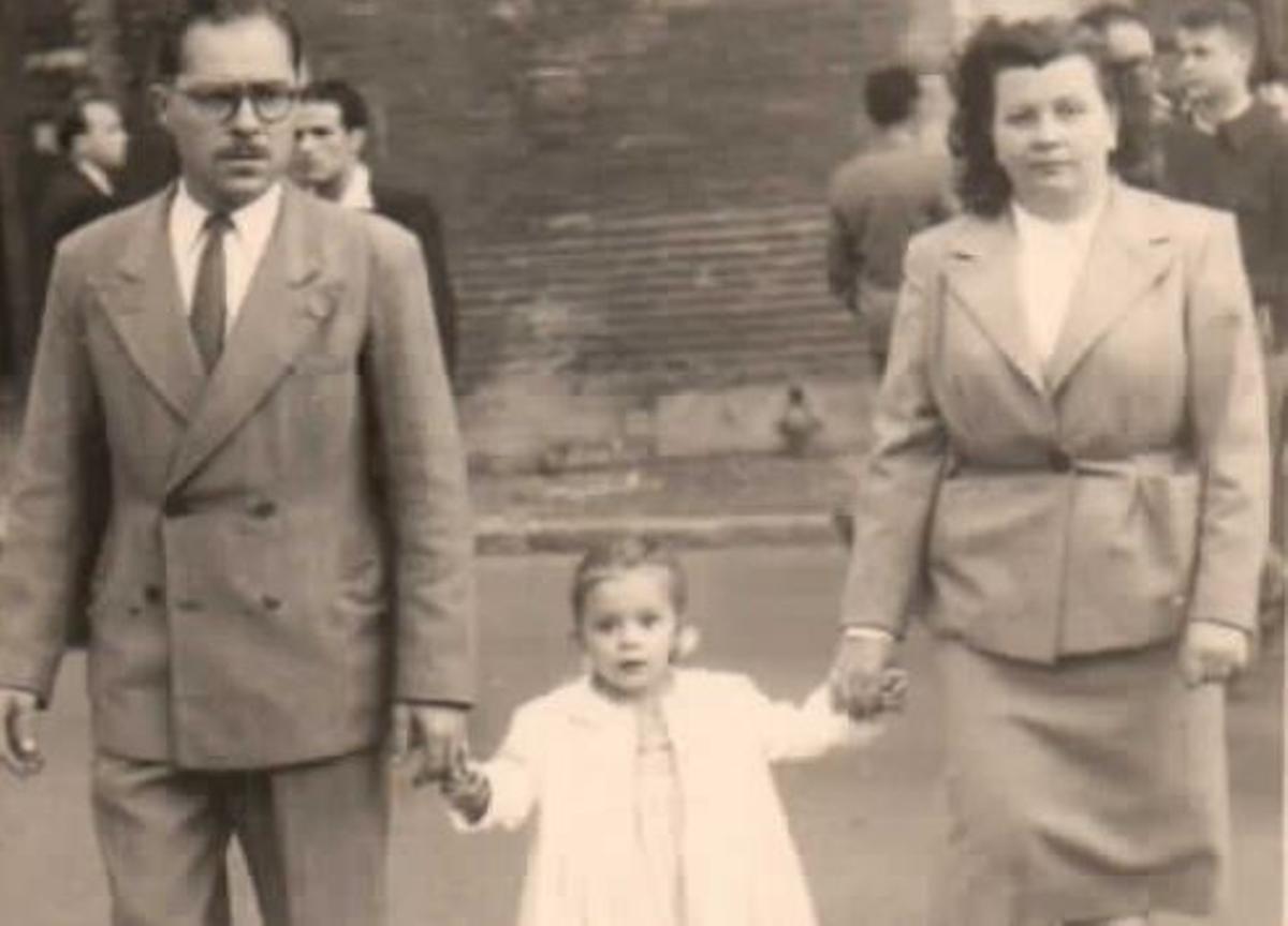 Amb els pares, quan era petita, a Perpinyà.