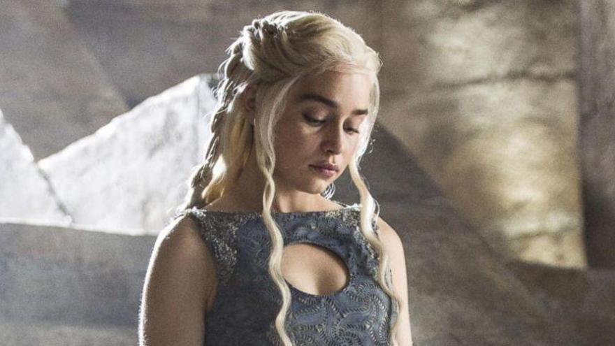 Emilia Clarke confessa que HBO amaga als actors el final de «Joc de trons»