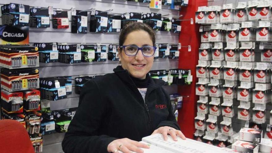 Mónica Fernández, en la tienda Prink, de la calle Habana. // Iñaki Osorio