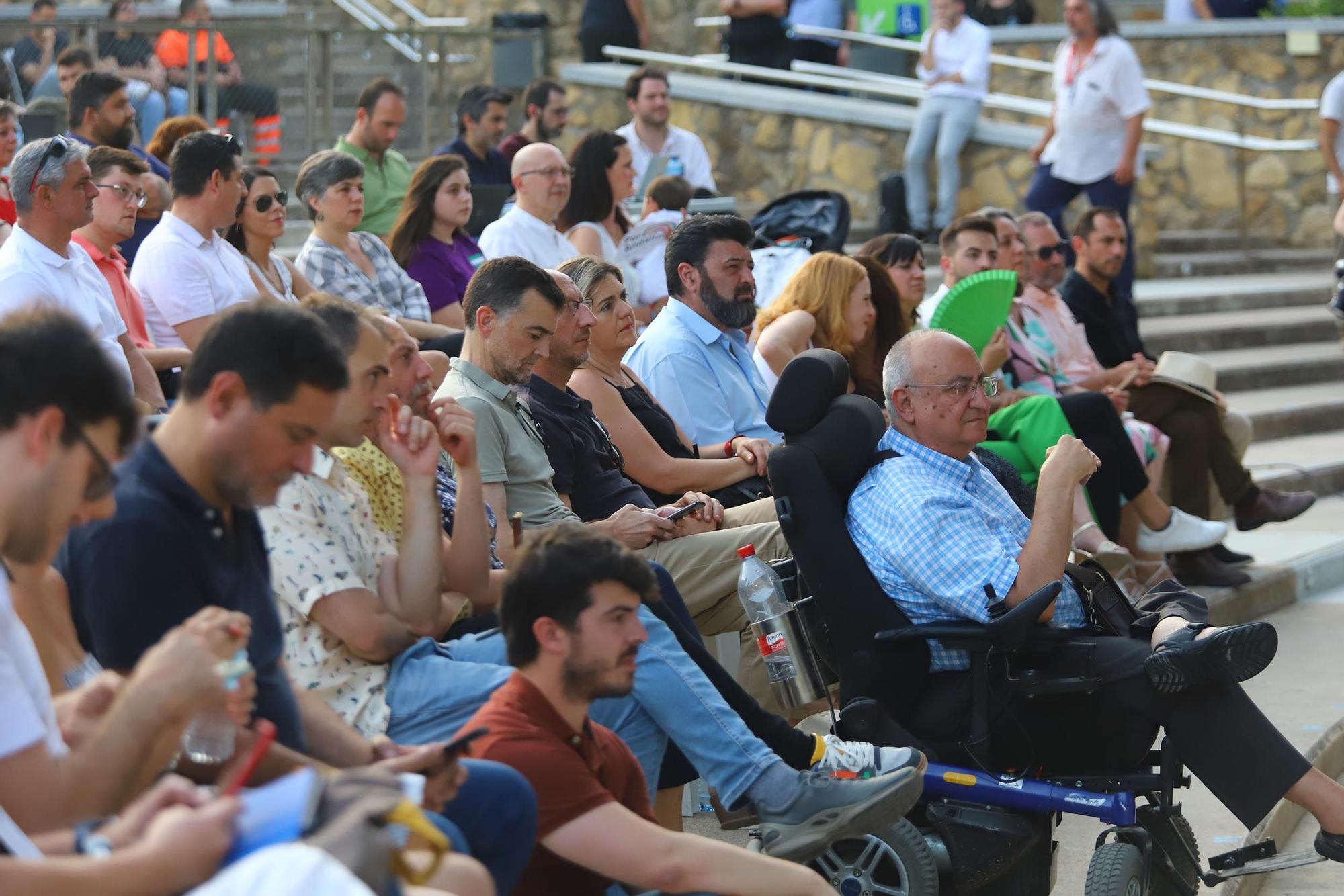 Yolanda Díaz en la campaña electoral andaluza en Córdoba