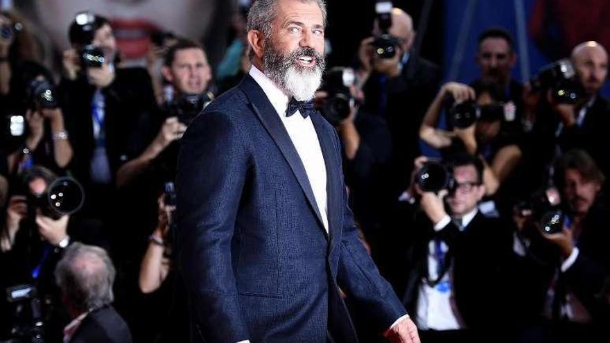 Mel Gibson, ayer en el estreno en la Mostra de Venecia. // Efe