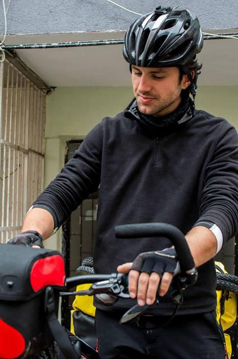 El ibicenco Carles Tur Escandell tiene un sueño: llegar en bicicleta hasta Sídney.