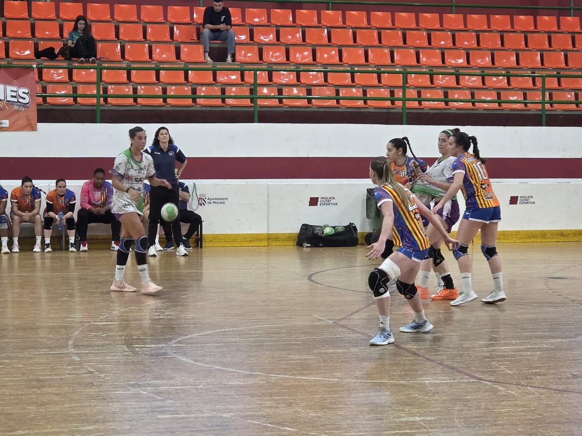 El Grupo USA Handbol Mislata no pudo sumar ningún punto en su partido frente al potente equipo de Córdoba.