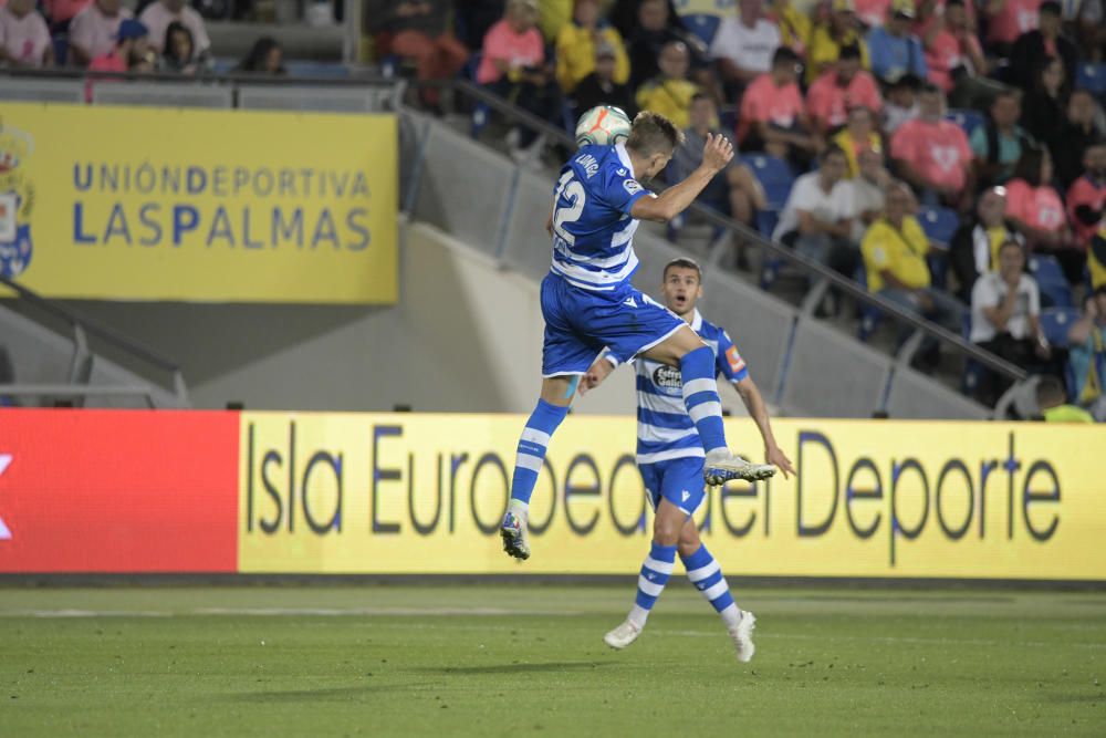 El Dépor se hunde ante la UD Las Palmas.