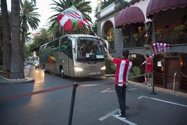 Llegada del Athletic de Bilbao al Hotel Santa ...