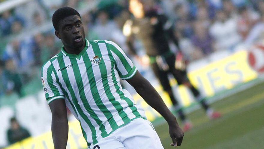 Alfred N´Diaye, en su etapa en el Betis, gusta en Málaga.