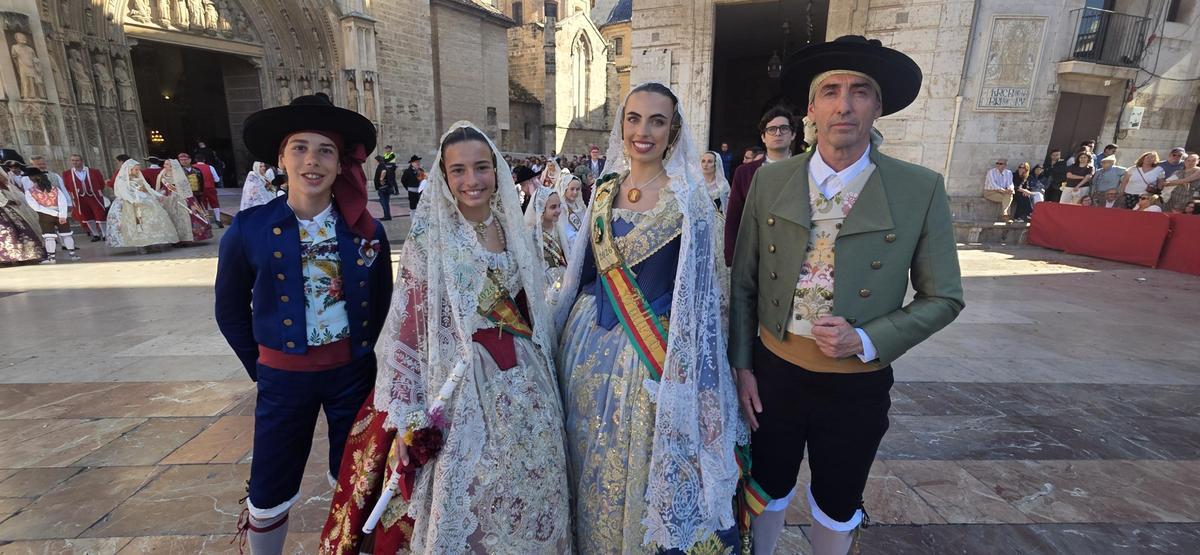 Comisiones de falla en la Procesión de la Virgen (3/7)