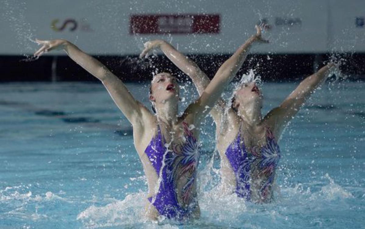 Ritmo y belleza en la piscina de Oviedo