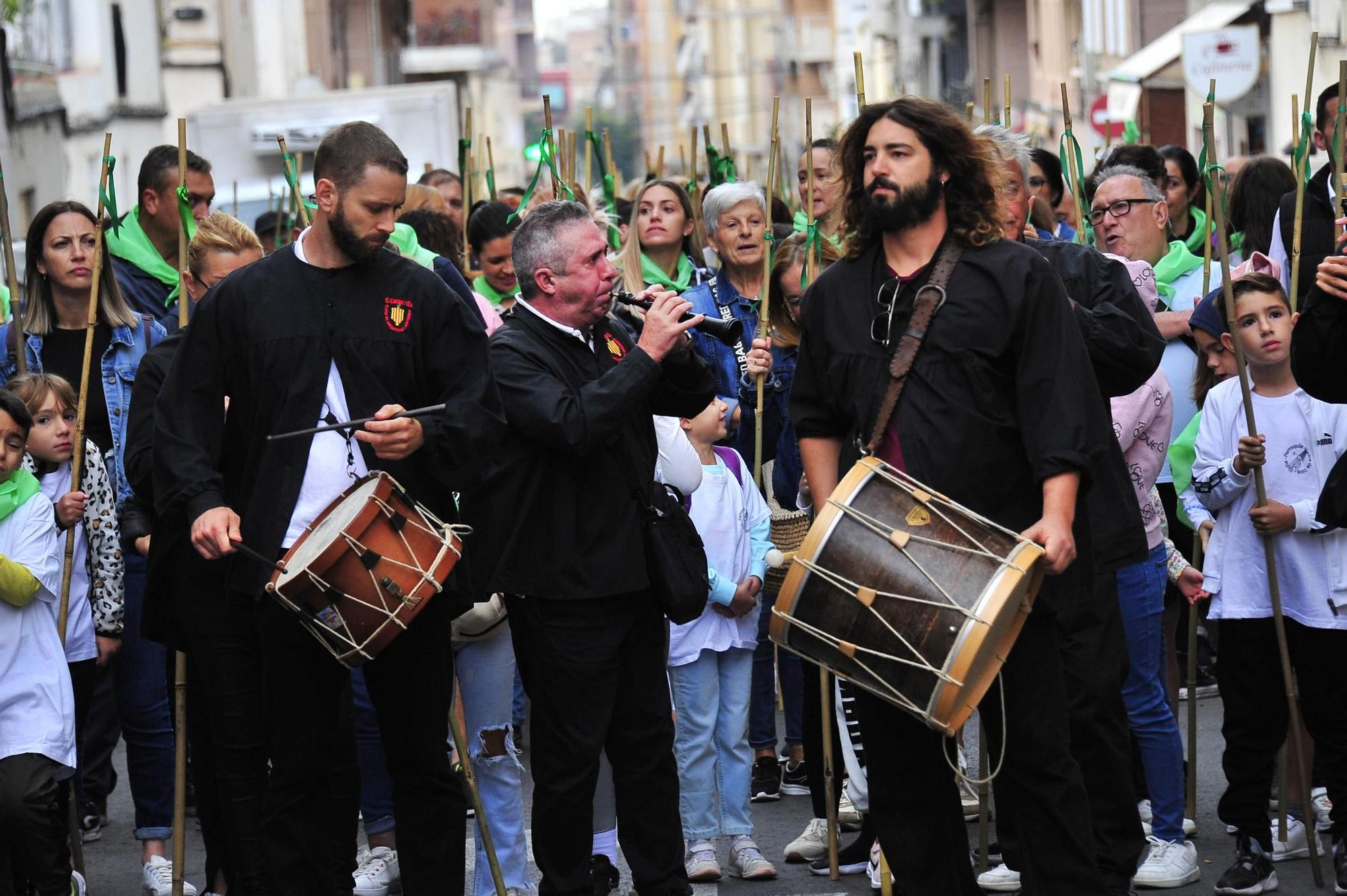 El patrón de los zapateros, protagonista en Elche entre tracas y vivas