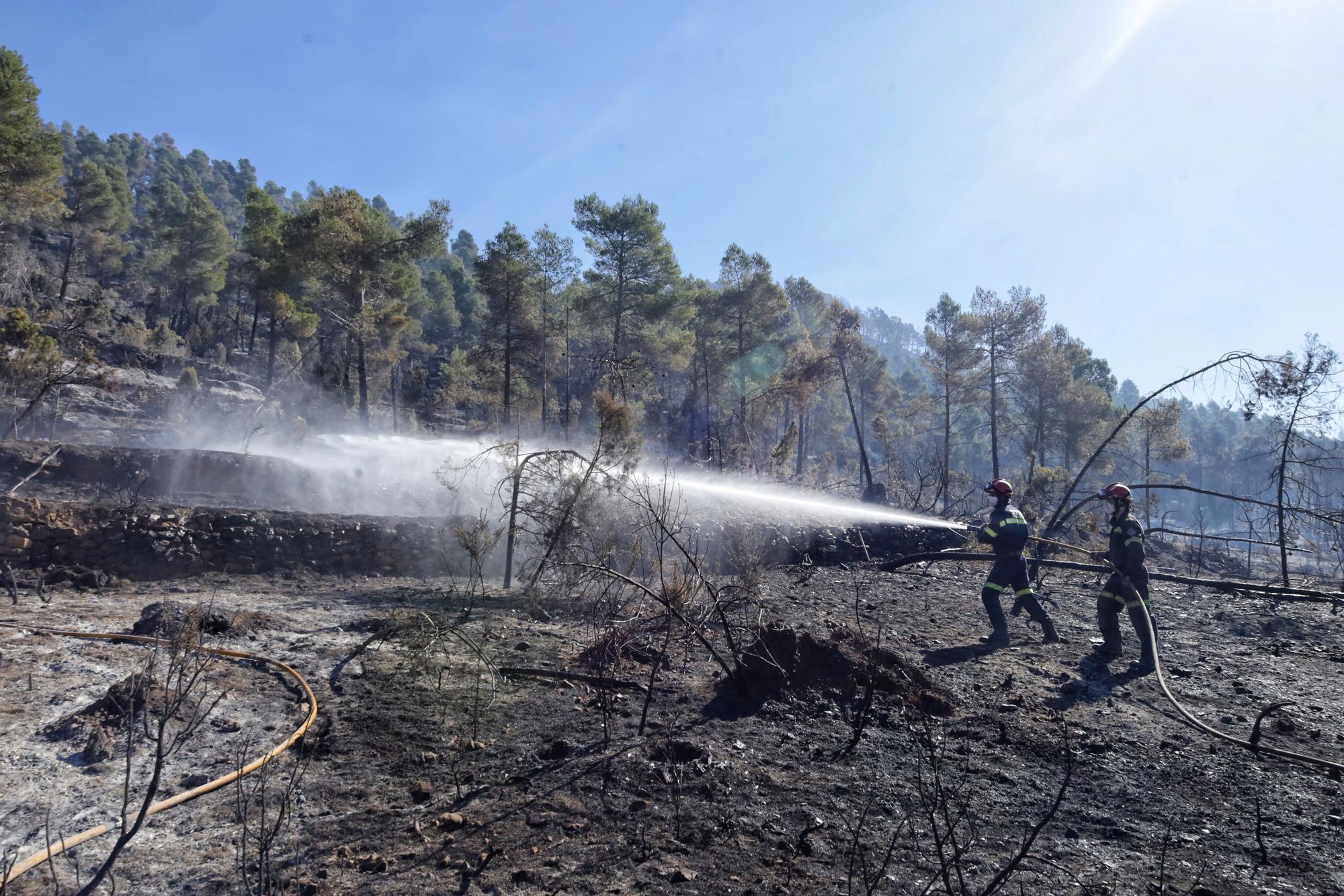 Las imágenes del incendio forestal en el Alto Mijares