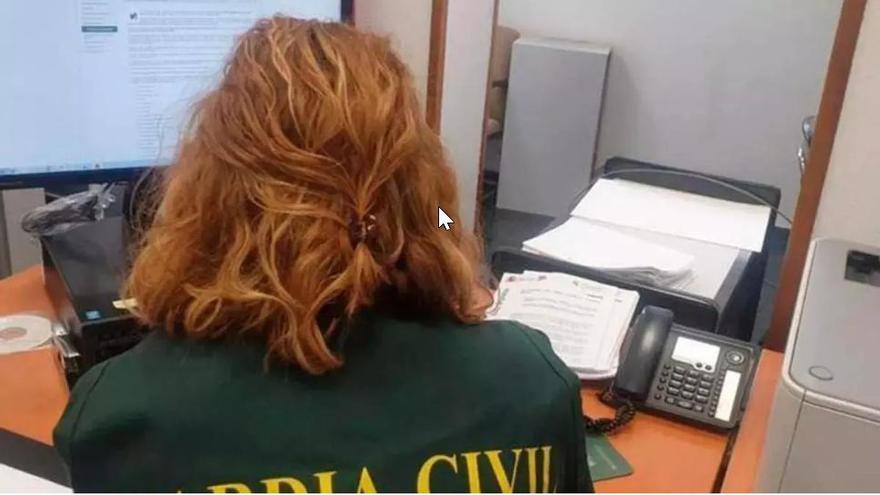 Alerta de la Guardia Civil por los cargos en la cuenta del banco tras perder la conexión del móvil