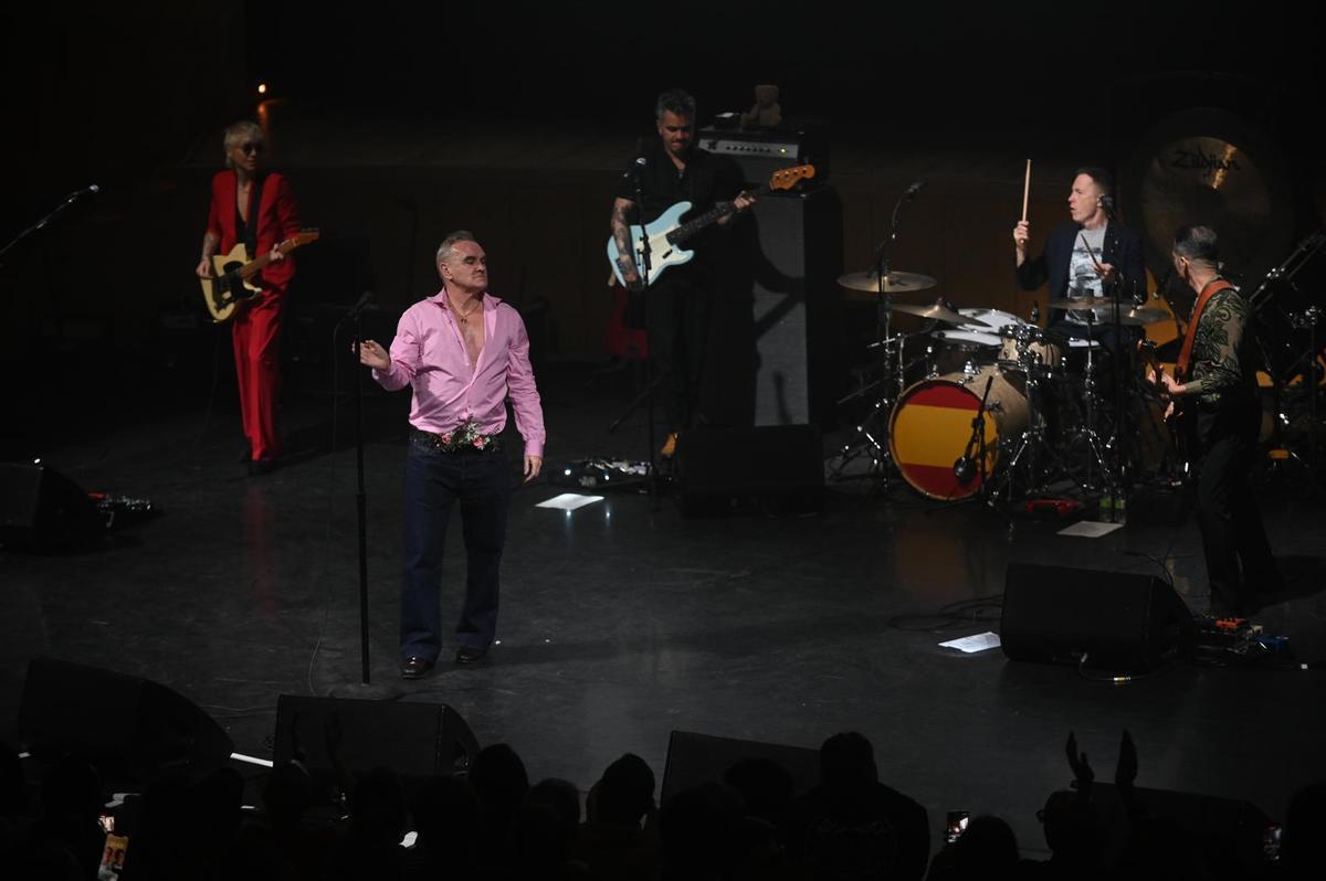 EN IMÁGENES | Concierto de Morrissey en la sala Mozart del Auditorio de Zaragoza