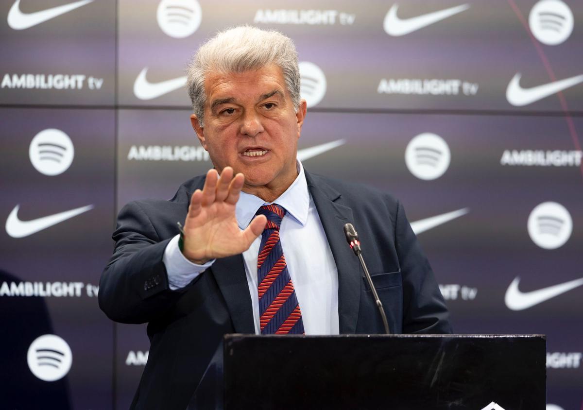 Joan Laporta durante su comparecencia ante los medios