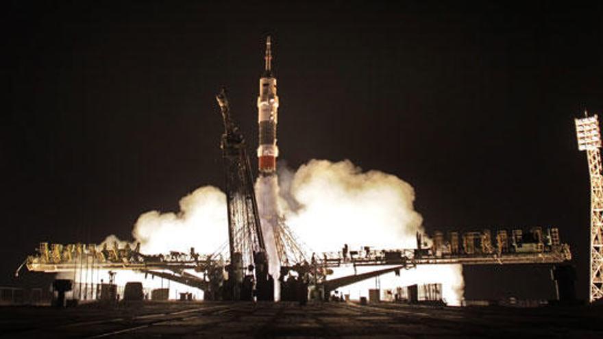 La nave Soyuz TMA-17M llega a la Estación Espacial Internacional