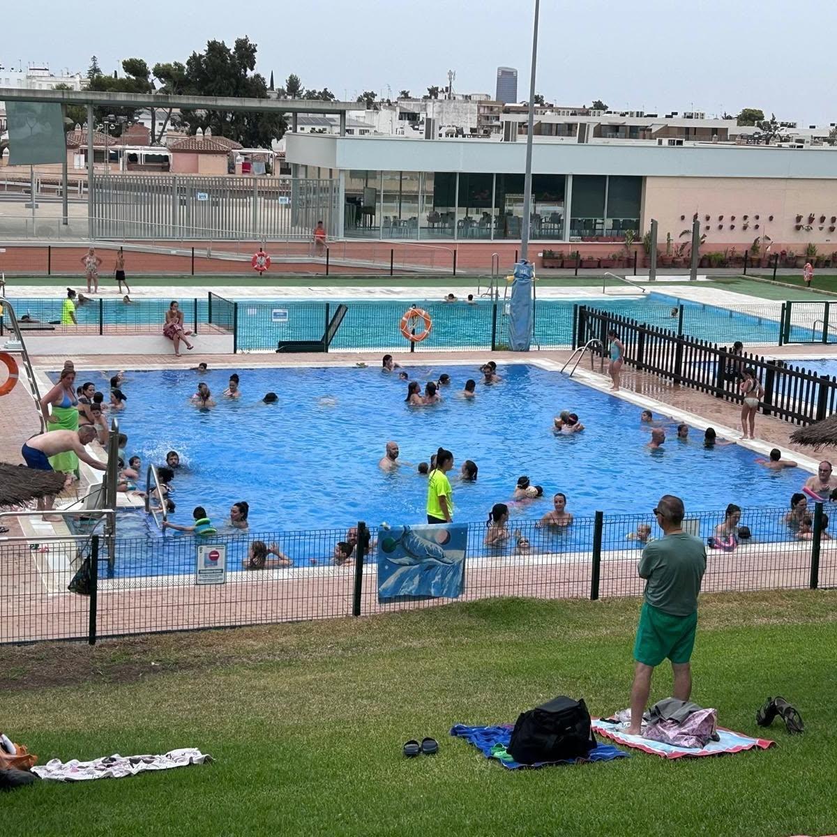 La Piscina Municipal de Tomares, una de las más baratas de toda Sevilla