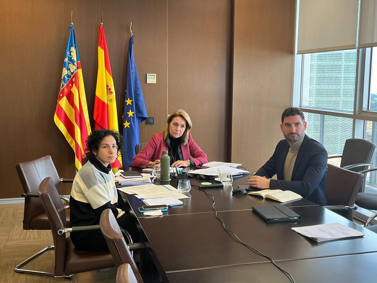 Susana Camarero junto a responsables de la Conselleria de Igualdad en la Mesa Sectorial junto al Ministerio de Migraciones.