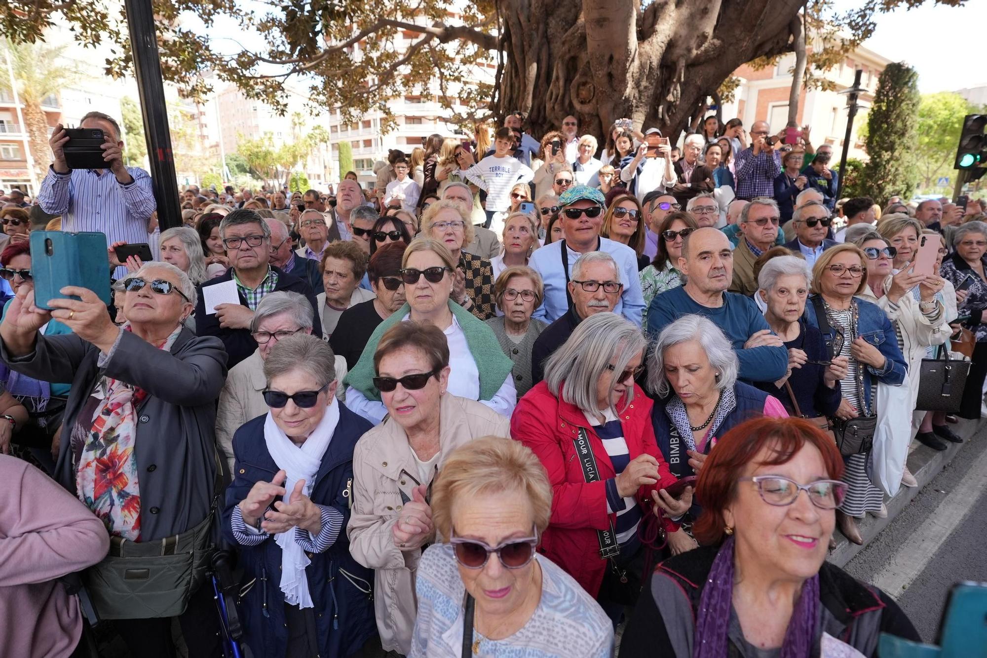 Galería de imágenes: La Virgen del Lledó sale de la basílica para ir a la ciudad