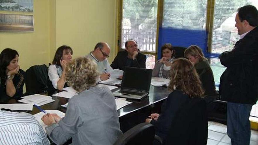 Los técnicos de turismo, durante la auditoría de Finestrat.