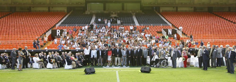 El Valencia rinde homenaje a sus socios más fieles