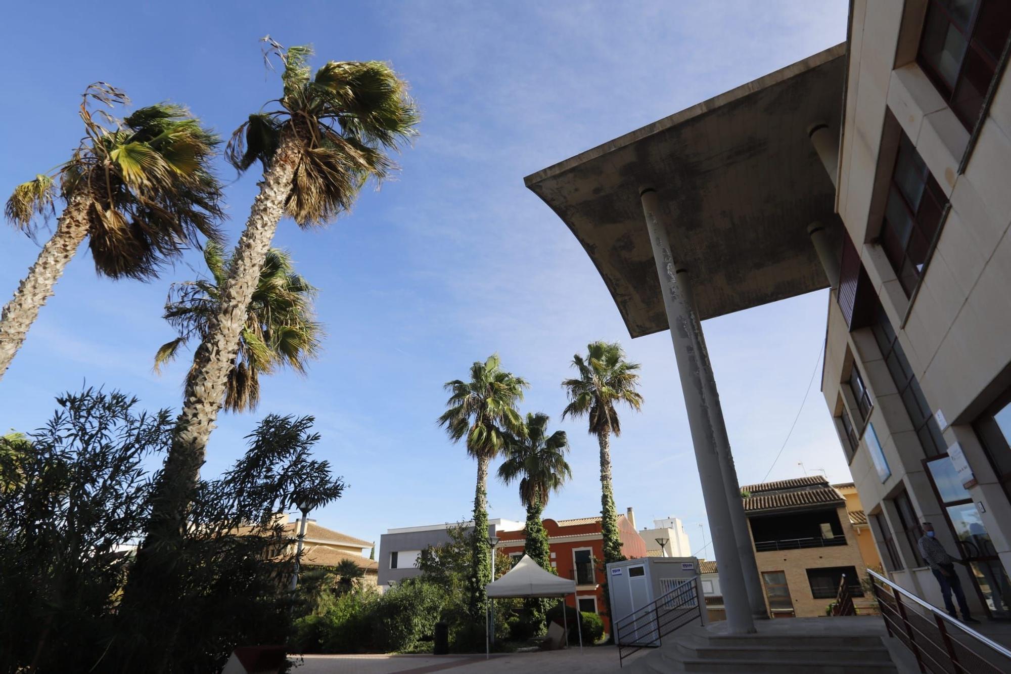 El viento sopla fuerte en Almussafes