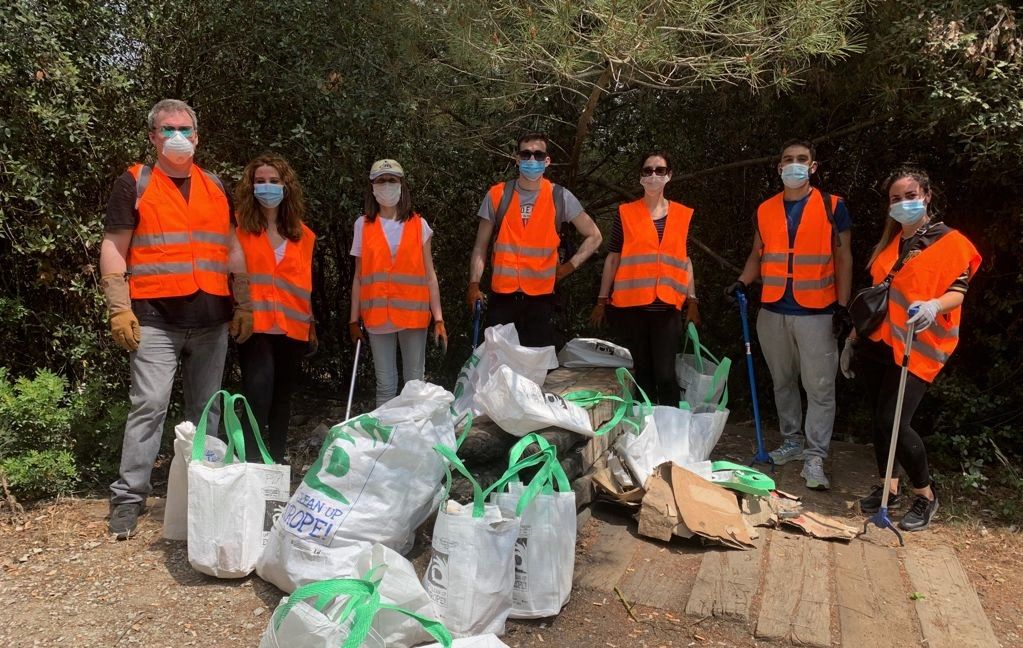 Mollet recoge cerca de 300 kg de residuos en el marco de la campaña ‘Let 's Clean Europe’.